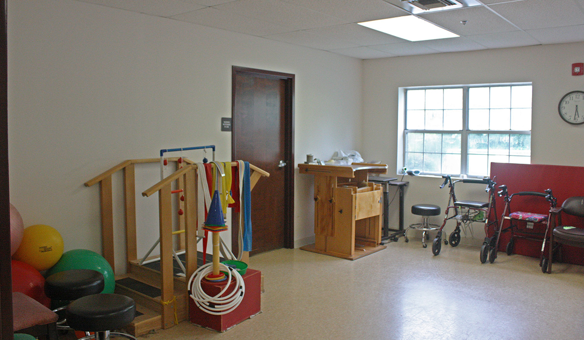 Knollwood Healthcare rehabilitation support area
